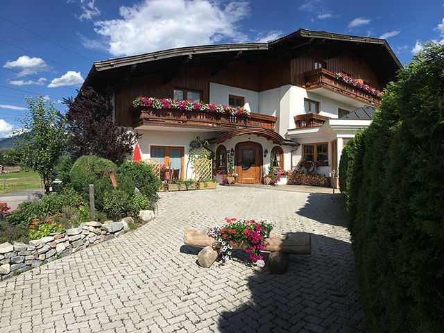 Familienbauernhof Hanslhof-Pension Oberschneider